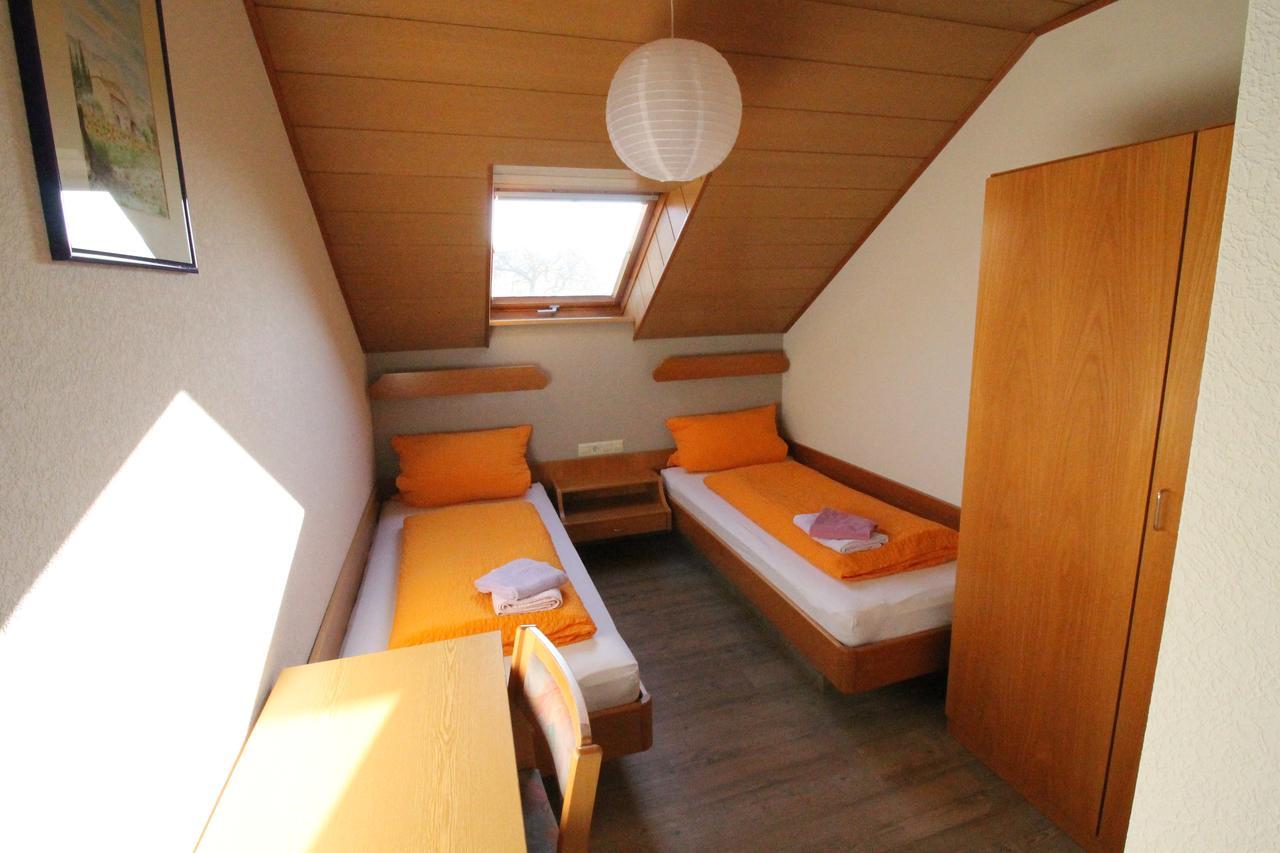 Gasthaus Und Ferienwohnungen Zum Engel Waldbrunn  Habitación foto