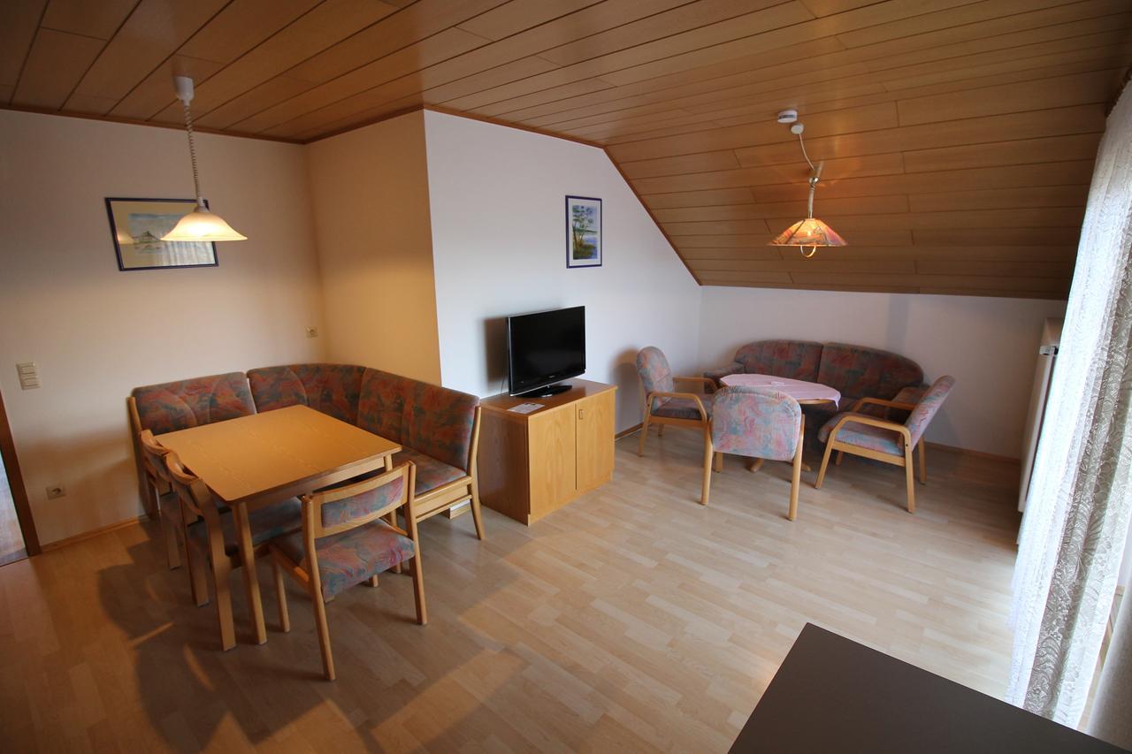 Gasthaus Und Ferienwohnungen Zum Engel Waldbrunn  Habitación foto